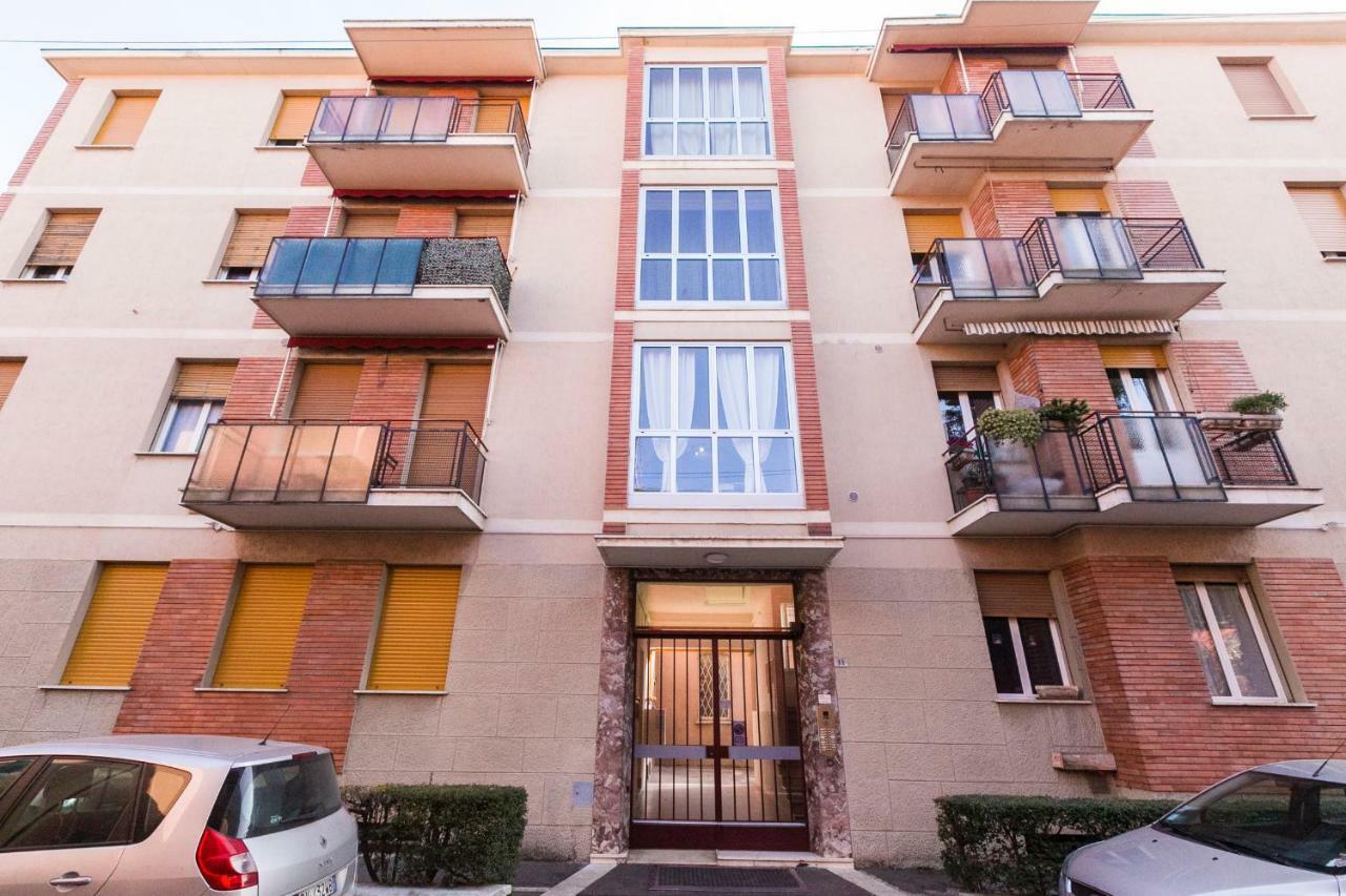 Family 3 Apartment Bologna Exterior photo